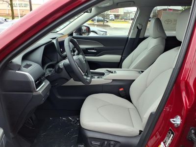 2026 Toyota Grand Highlander Hybrid - Photo 11