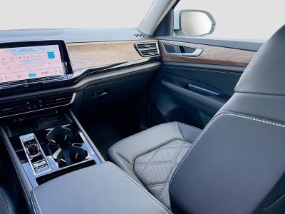 2026 Volkswagen Atlas — photo 18 view