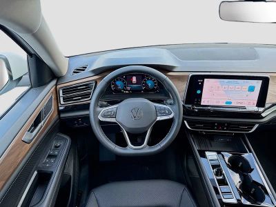 2026 Volkswagen Atlas — photo 17 view
