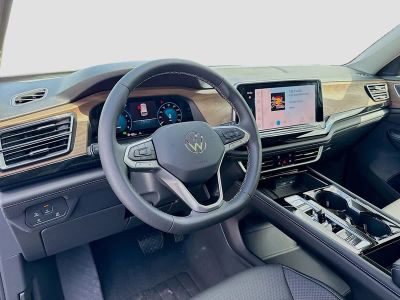 2026 Volkswagen Atlas — photo 9 view