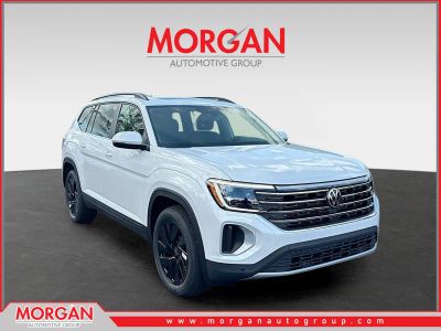 2026 Volkswagen Atlas 2.0T SE w/Technology in White Pearl — front three-quarter view