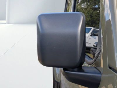 2026 Jeep Gladiator — photo 10 view