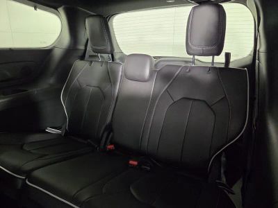 2026 Chrysler Pacifica — photo 12 view