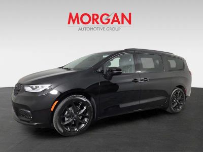2026 Chrysler Pacifica — photo 8 view
