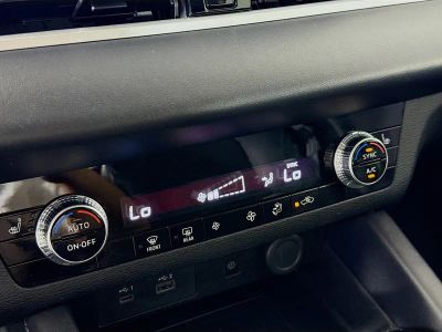 2024 Mitsubishi Outlander — photo 16 view