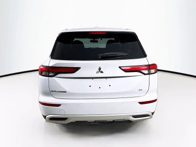 2024 Mitsubishi Outlander — photo 28 view