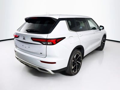2024 Mitsubishi Outlander — photo 29 view