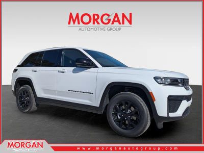 2026 Jeep Grand Cherokee Laredo in White/off-white — front three-quarter view