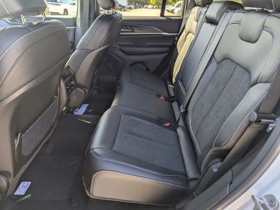 2026 Jeep Grand Cherokee — photo 8 view