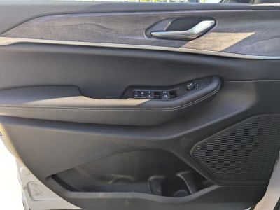 2026 Jeep Grand Cherokee — photo 14 view