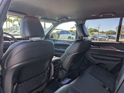 2026 Jeep Grand Cherokee — photo 9 view