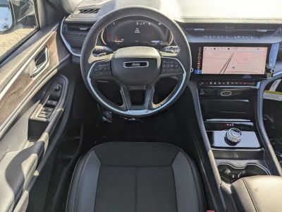 2026 Jeep Grand Cherokee — photo 10 view