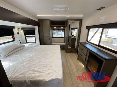 2025 Forest River RV Cherokee Arctic Wolf Suite - Photo 31