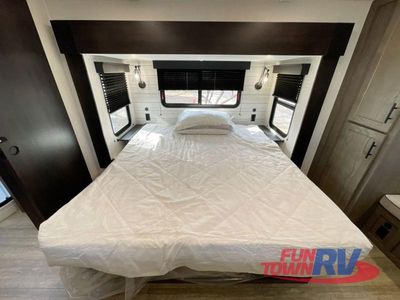 2025 Forest River RV Cherokee Arctic Wolf Suite - Photo 33
