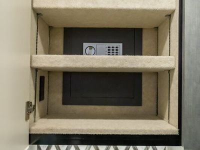 2027 Foretravel Realm Presidential Luxury Villa Bunk (LVB) W/ Spa - Photo 71