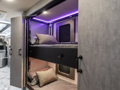 2027 Foretravel Realm Presidential Luxury Villa Bunk (LVB) W/ Spa - Photo 42