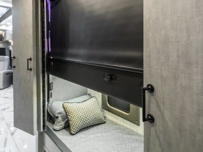 2027 Foretravel Realm Presidential Luxury Villa Bunk (LVB) W/ Spa - Photo 46