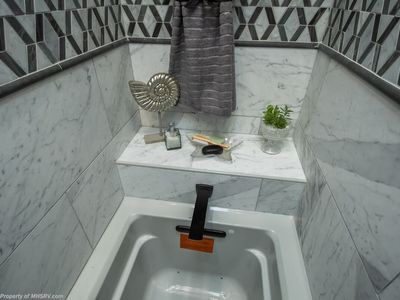2027 Foretravel Realm Presidential Luxury Villa Bunk (LVB) W/ Spa - Photo 75