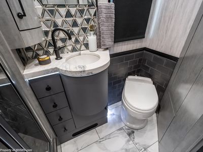 2027 Foretravel Realm Presidential Luxury Villa Bunk (LVB) W/ Spa - Photo 49