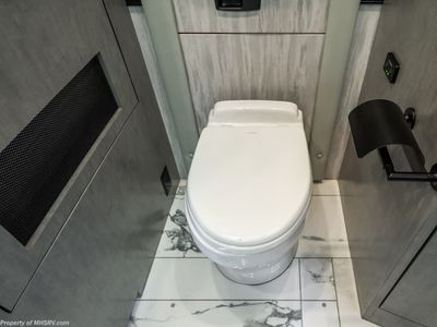2027 Foretravel Realm Presidential Luxury Villa Bunk (LVB) W/ Spa - Photo 68