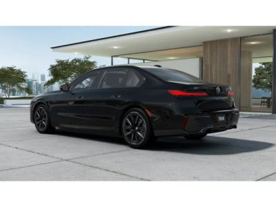 2026 BMW 760i - Photo 2