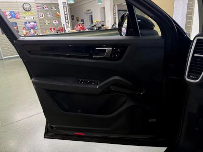 2020 Porsche Cayenne — photo 28 view