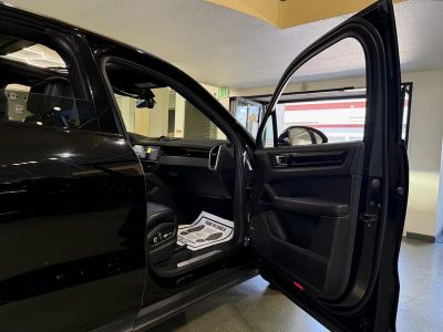 2020 Porsche Cayenne — photo 12 view