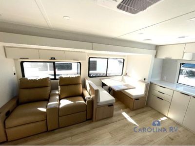 2026 Winnebago Thrive - Photo 7