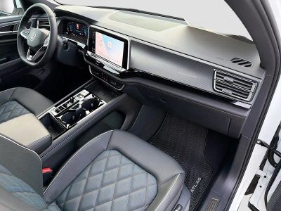 2026 Volkswagen Atlas Cross Sport — photo 14 view