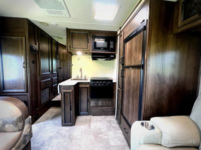 2019 Coachmen Freelander - Photo 10
