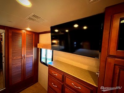 2012 Fleetwood Discovery - Photo 15