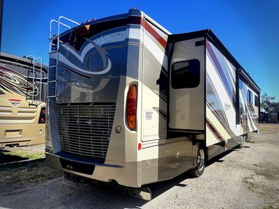 2012 Fleetwood Discovery - Photo 2