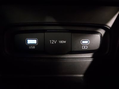 2025 Hyundai Venue — photo 18 view