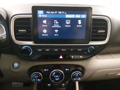 2025 Hyundai Venue — photo 17 view