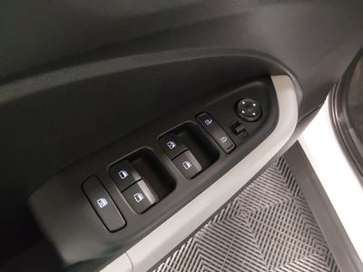 2025 Hyundai Venue — photo 21 view