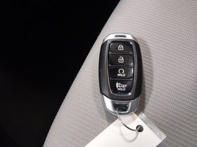 2025 Hyundai Venue — photo 15 view