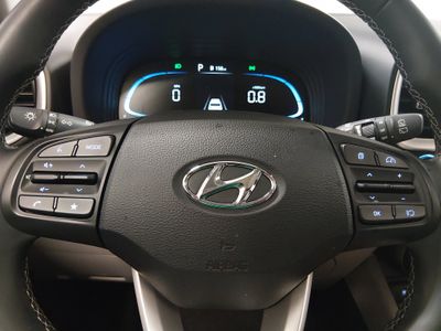 2025 Hyundai Venue — photo 12 view
