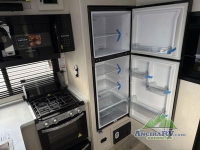 2026 Forest River RV Cherokee Rogue Armored - Photo 11