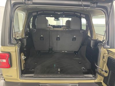 2025 Jeep Wrangler — photo 17 view