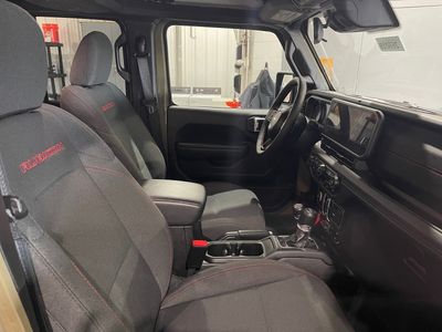 2025 Jeep Wrangler — photo 15 view