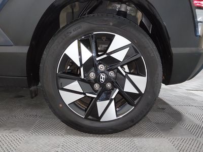 2025 Hyundai Kona — photo 10 view