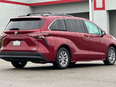 2022 Toyota Sienna - Photo 2