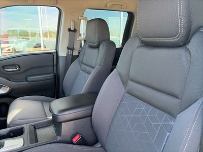 2025 Nissan Frontier - Photo 9