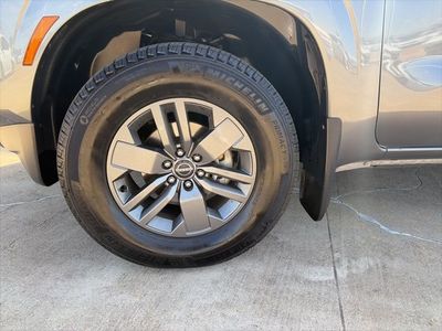 2025 Nissan Frontier - Photo 8