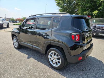 2022 Jeep Renegade — detail view