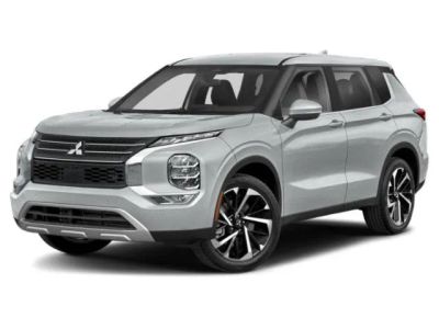 2022 Mitsubishi Outlander SE in Black — front three-quarter view