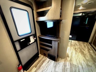 2021 Grand Design Imagine XLS — photo 9 view