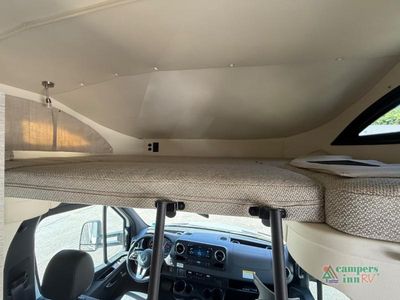 2020 Winnebago Navion — photo 27 view