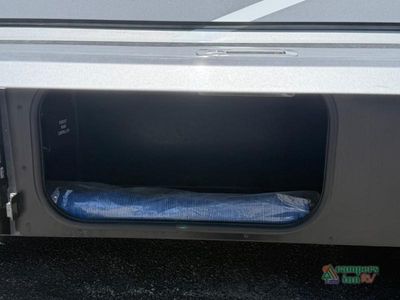 2020 Winnebago Navion — photo 20 view