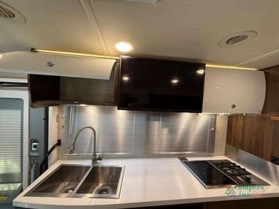 2020 Winnebago Navion — photo 49 view